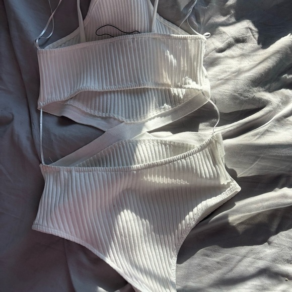 Zara White Bandage Open Back Bodysuit - Picture 5 of 5